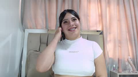 Snapshot of naia_x chatting on January 13, 2025, 5:33 pm Naia x online show from January 13, 2025, 5:33 pm