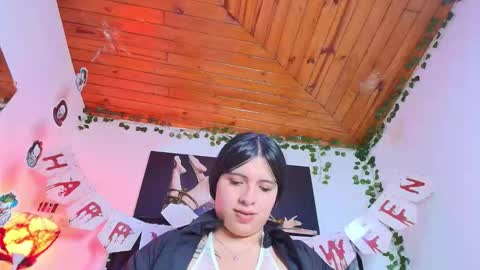 Snapshot of naia_x chatting on October 22, 2025, 12:33 am Naia x online show from October 22, 2025, 12:33 am