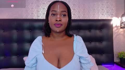 naiaramasson_ online show from February 6, 2026, 12:30 pm