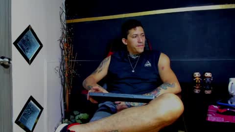 naider_1 online show from April 5, 2026, 5:15 am