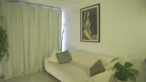 Lia online show from February 27, 2026, 1:55 pm