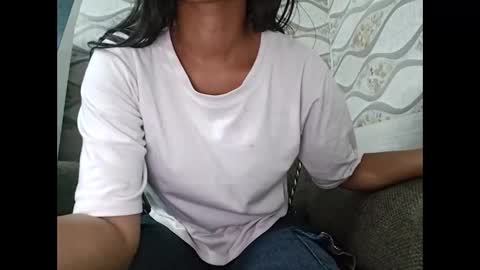 Snapshot of naina00123 chatting on October 25, 2025, 4:02 pm Naina online show from October 25, 2025, 4:02 pm