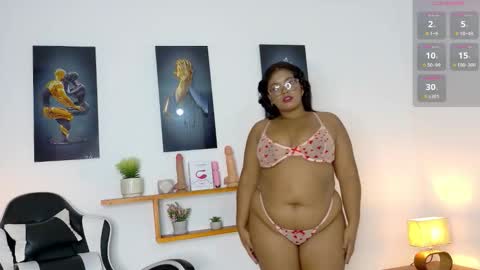 nairagold_ online show from February 1, 2026, 1:48 am
