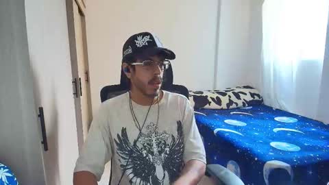 Snapshot of naitsihrc chatting on November 28, 2025, 3:04 pm Nait online show from November 28, 2025, 3:04 pm