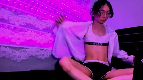 NAJI  online show from October 20, 2025, 2:17 pm