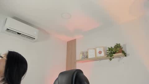 Snapshot of nakamura_san chatting on December 23, 2025, 10:13 am INSTAGRAM m2221 online show from December 23, 2025, 10:13 am