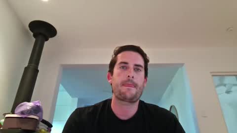 naked_man_1 online show from April 28, 2026, 5:23 am