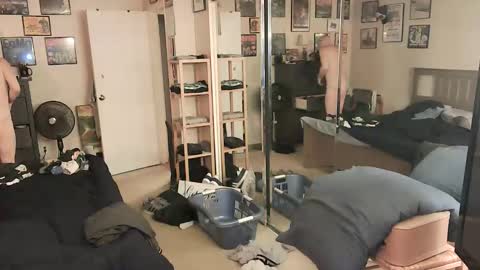 nakedmonkey online show from April 19, 2026, 2:38 pm