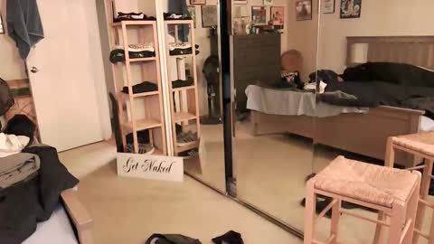 nakedmonkey online show from May 12, 2026, 1:25 am