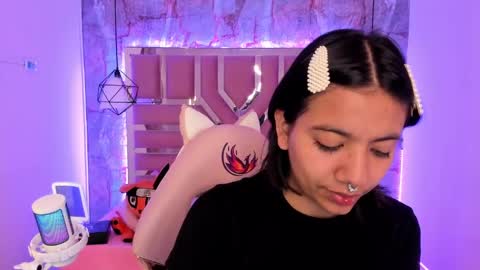 nami_usagi online show from December 21, 2024, 11:55 am