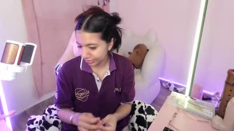 nami_usagi online show from September 17, 2025, 2:41 pm