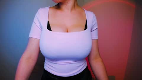 Snapshot of nanafey chatting on February 3, 2025, 5:46 pm your candy online show from February 3, 2025, 5:46 pm