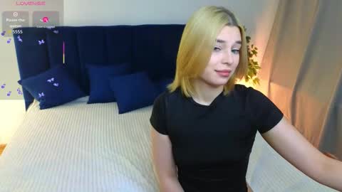 Maeve online show from November 25, 2025, 8:42 pm