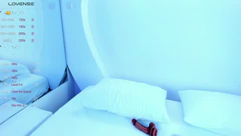 NanaOsaky online show from January 28, 2025, 12:22 pm