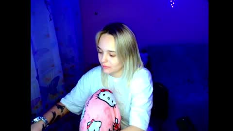 Nancy-Yuki online show from November 18, 2025, 4:44 pm