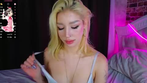 Snapshot of nancybutler chatting on October 1, 2025, 5:35 am Sally Blonde  Katrinbrown online show from October 1, 2025, 5:35 am