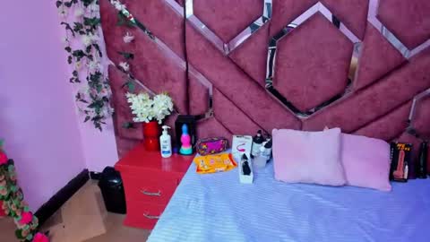nanis james15 online show from June 17, 2026, 3:31 am