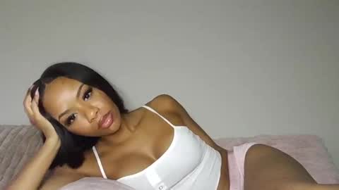 Snapshot of nanneyrose chatting on October 22, 2025, 7:19 am Nanneypooh online show from October 22, 2025, 7:19 am