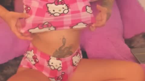 Snapshot of nany_tnt chatting on January 24, 2025, 4:27 am NANY online show from January 24, 2025, 4:27 am