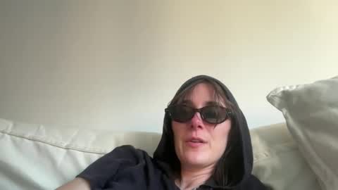 Snapshot of naomi________ chatting on June 3, 2026, 11:21 pm Naomi online show from June 3, 2026, 11:21 pm