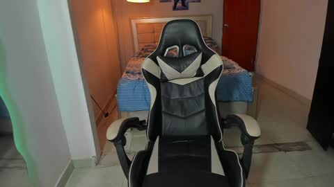 naomi_berckley online show from December 2, 2024, 10:50 am