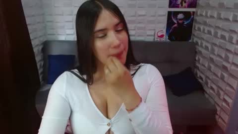 naomi_d online show from December 23, 2024, 7:41 pm