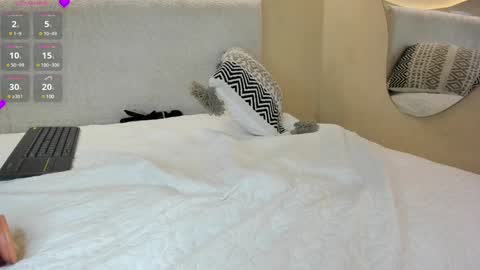 Naomi  online show from December 18, 2024, 10:24 pm