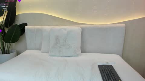 Naomi  online show from December 27, 2024, 7:24 pm