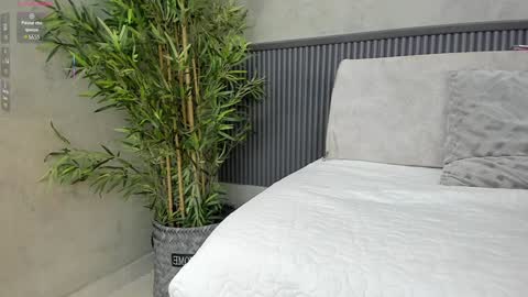 Naomi  online show from January 16, 2025, 10:23 pm