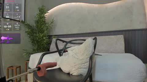 Naomi  online show from January 31, 2025, 10:42 pm