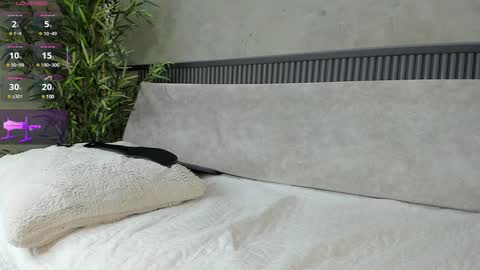 Naomi  online show from February 5, 2025, 1:26 am