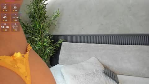 Naomi  online show from February 5, 2025, 7:53 pm