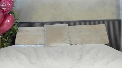 Naomi  online show from February 18, 2025, 10:36 pm