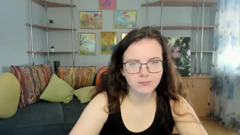 Snapshot of naomi_di chatting on June 2, 2026, 6:26 am naomi_di online show from June 2, 2026, 6:26 am