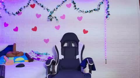 Snapshot of naomi_diamond_ chatting on September 11, 2025, 11:21 am Naomi online show from September 11, 2025, 11:21 am