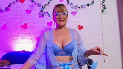 Snapshot of naomi_diamond_ chatting on September 21, 2025, 12:07 pm Naomi online show from September 21, 2025, 12:07 pm