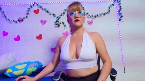 Snapshot of naomi_diamond_ chatting on October 13, 2025, 11:10 am Naomi online show from October 13, 2025, 11:10 am