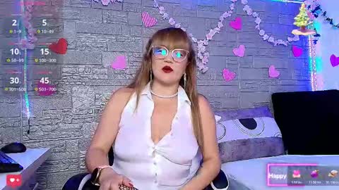 Snapshot of naomi_diamond_ chatting on December 5, 2025, 11:52 am Naomi online show from December 5, 2025, 11:52 am