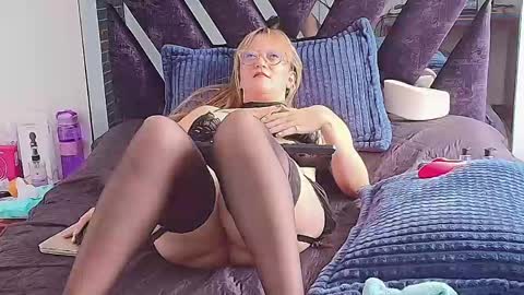 Snapshot of naomi_diamond_ chatting on March 2, 2026, 6:26 pm Naomi online show from March 2, 2026, 6:26 pm