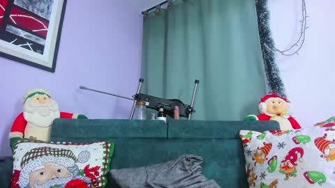 Nahomi Jones online show from December 6, 2024, 12:02 am