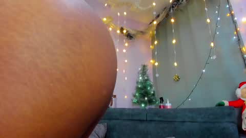 Nahomi Jones online show from December 30, 2024, 11:28 pm