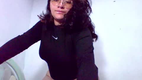 Naomi online show from December 24, 2024, 12:22 am