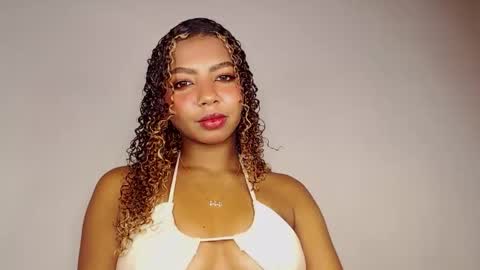 mara Jos online show from September 15, 2025, 5:29 am