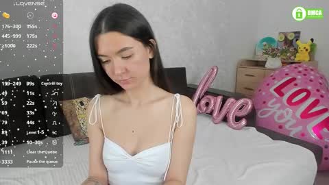 Naomi online show from February 16, 2025, 4:42 pm