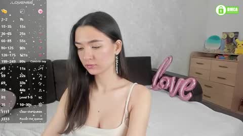 Naomi online show from February 20, 2025, 2:24 pm