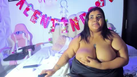 Snapshot of naomiasha_ chatting on February 1, 2025, 6:29 pm online show from February 1, 2025, 6:29 pm