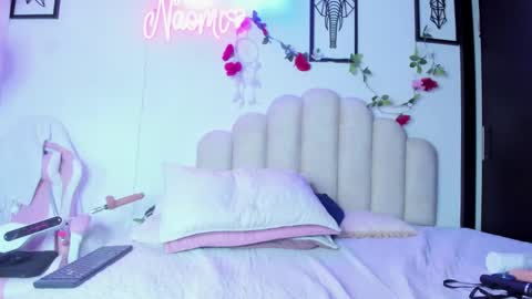 Snapshot of naomiasha_ chatting on March 4, 2025, 3:55 am online show from March 4, 2025, 3:55 am