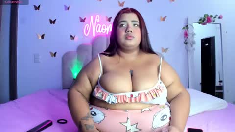 Snapshot of naomiasha_ chatting on October 5, 2025, 11:24 pm online show from October 5, 2025, 11:24 pm