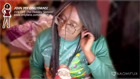 Snapshot of naomifux chatting on December 11, 2024, 3:15 pm Naomi online show from December 11, 2024, 3:15 pm