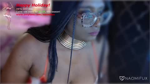 Snapshot of naomifux chatting on December 18, 2024, 11:56 am Naomi online show from December 18, 2024, 11:56 am